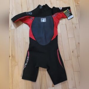 Brand new men's size large Body Glove 2mm shorty wetsuit